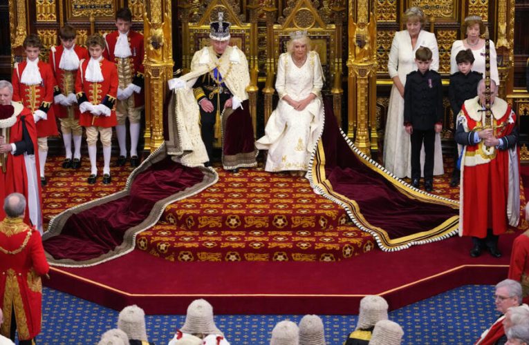 Besieged Starmer seeks to heal Labour divisions in King’s Speech