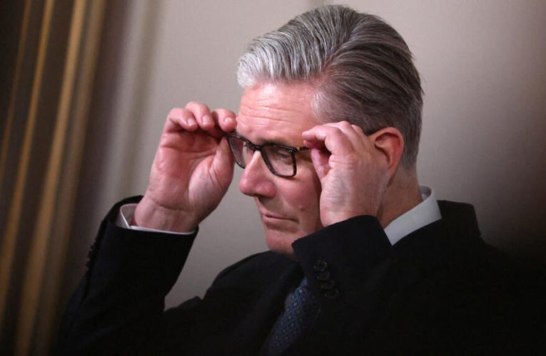 UK govenrment divided around Starmer as three junior ministers resign