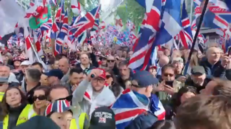 Massive crowds gather in London for anti-immigration march (VIDEOS)