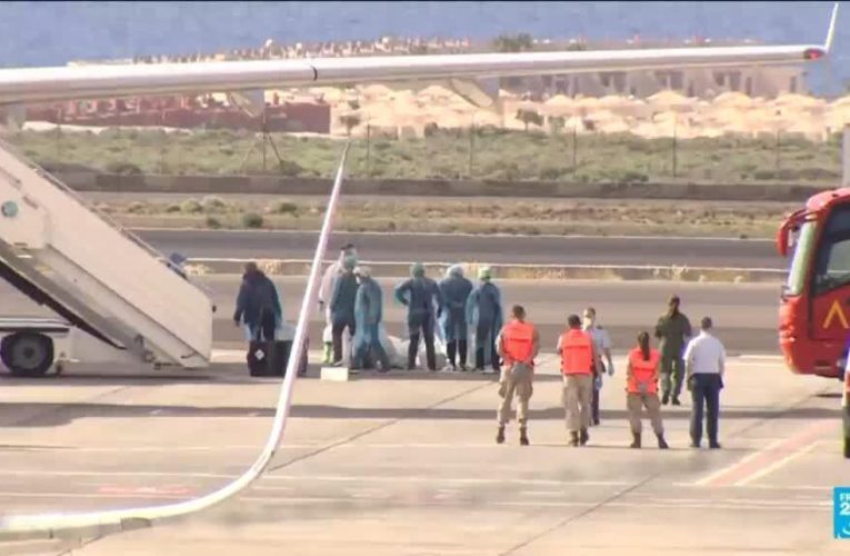 Passengers disembark from Hantavirus-hit cruise ship in Canary Islands